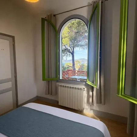 Les Grillons Presqu'ile De Giens Vue Hyères