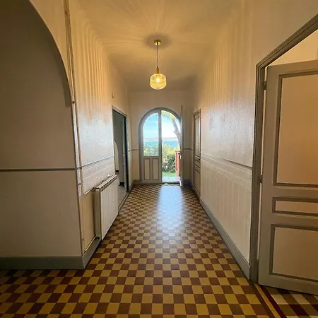 Les Grillons Presqu'ile De Giens Vue Hyères